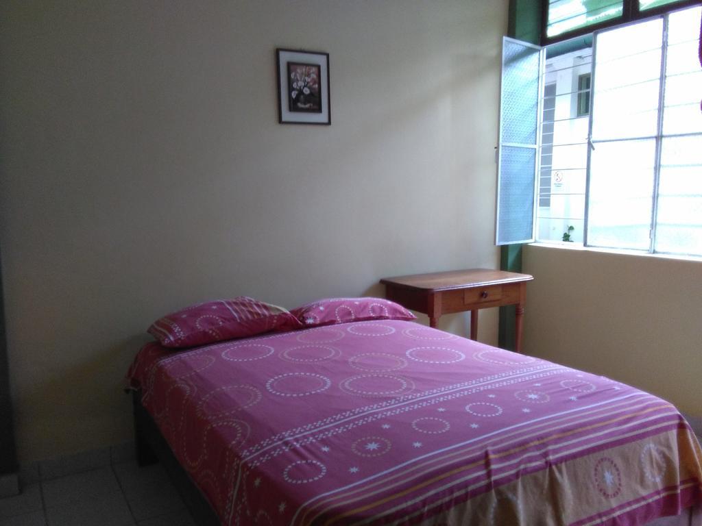 Hostal El Colibri Икитос Номер фото
