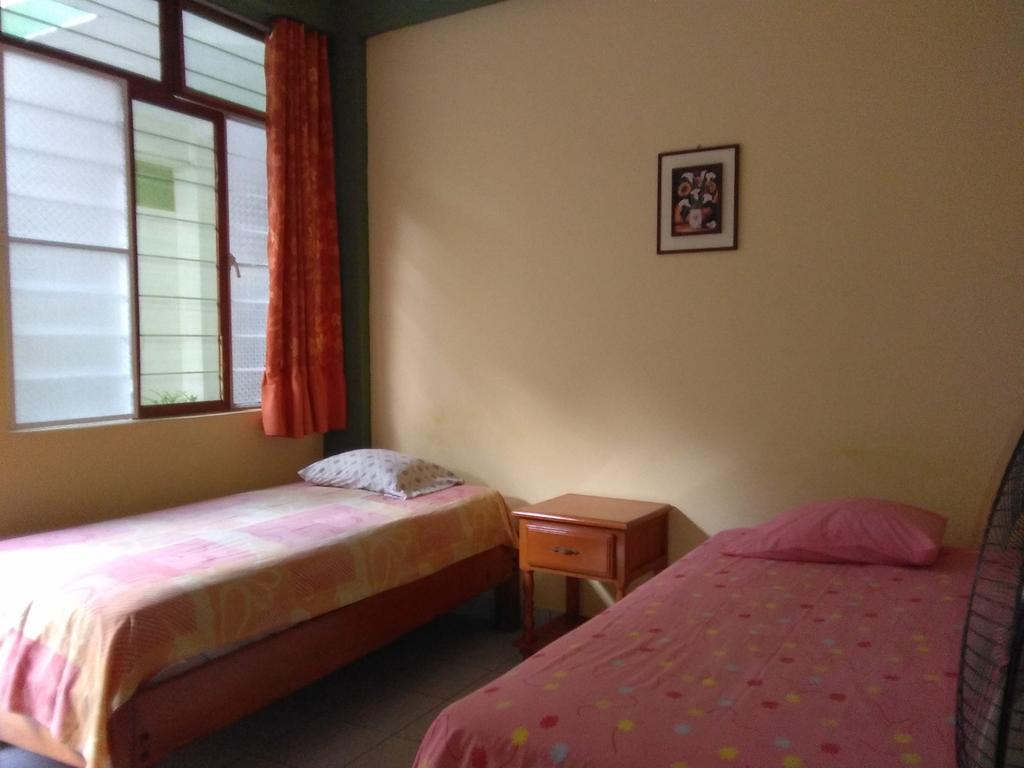 Hostal El Colibri Икитос Номер фото