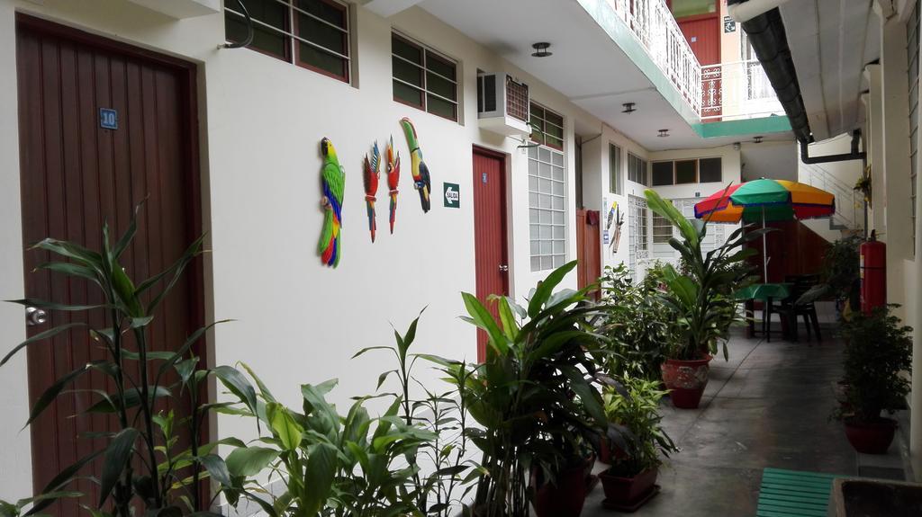 Hostal El Colibri Икитос Экстерьер фото