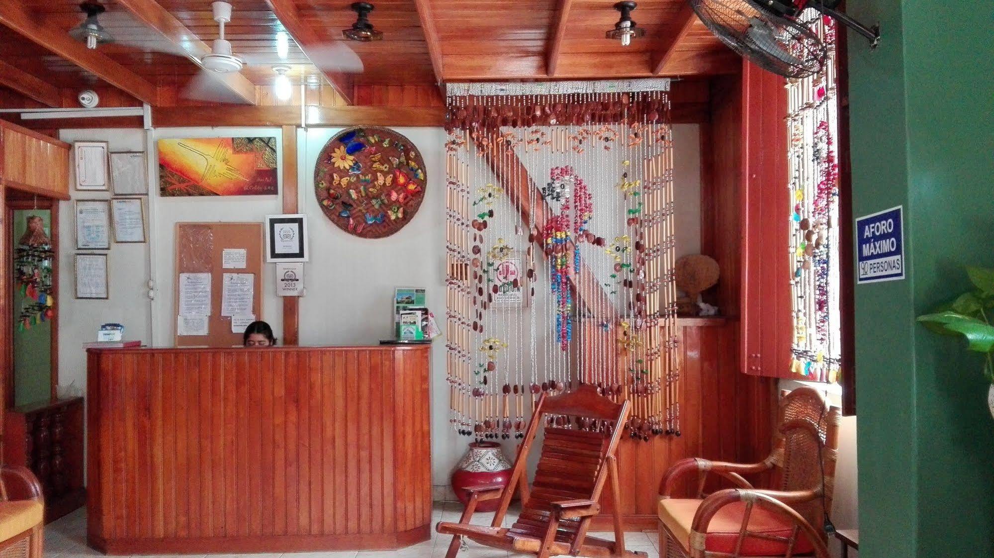 Hostal El Colibri Икитос Экстерьер фото
